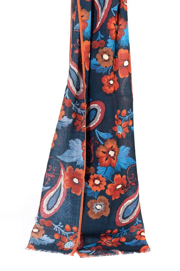 Sciarpe e foulard uomo primavera estate: il tuo stile diverso ogni giorno –  Margutti Style